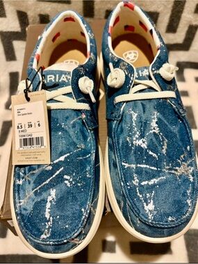 Ariat Women’s Hilo Shoes- silver Splatter Denim size 8.5